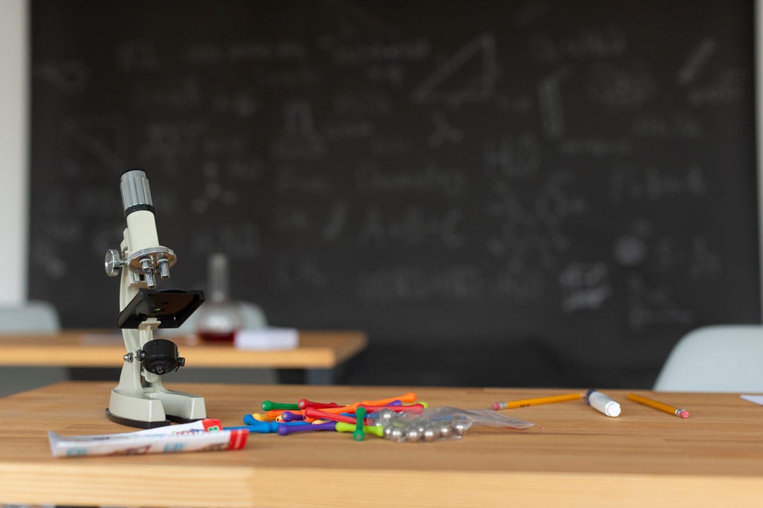 Microscope-on-desk-with-manipulatives